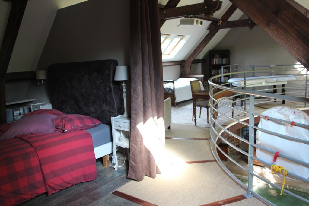 Les Jardins Carnot Hotel Compiegne Room photo